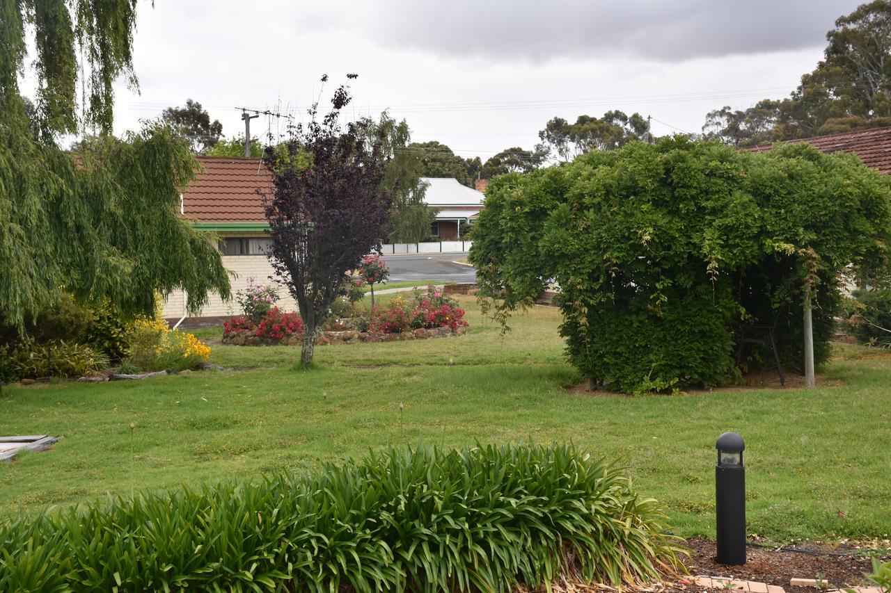 Mount Barker Valley Views Motel & Chalets, Western Australia Exteriör bild