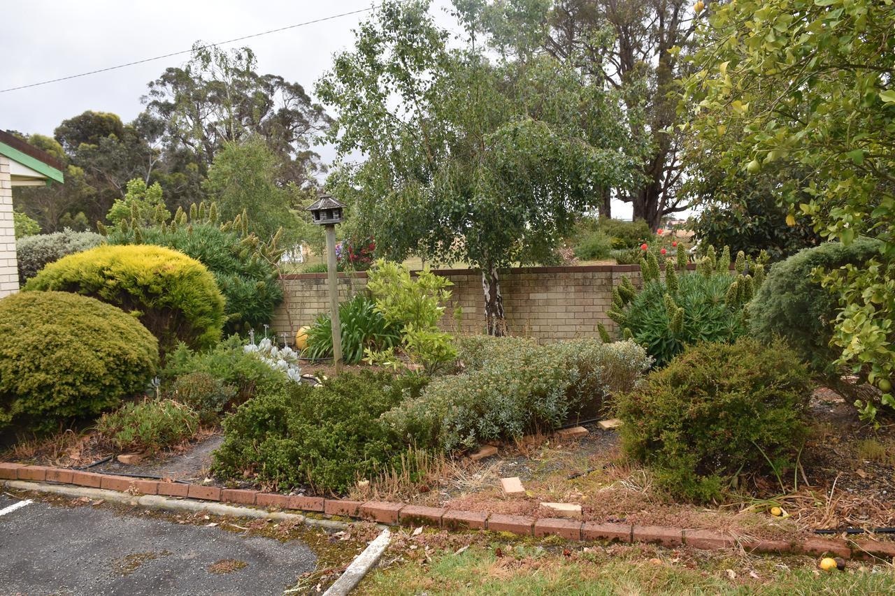 Mount Barker Valley Views Motel & Chalets, Western Australia Exteriör bild