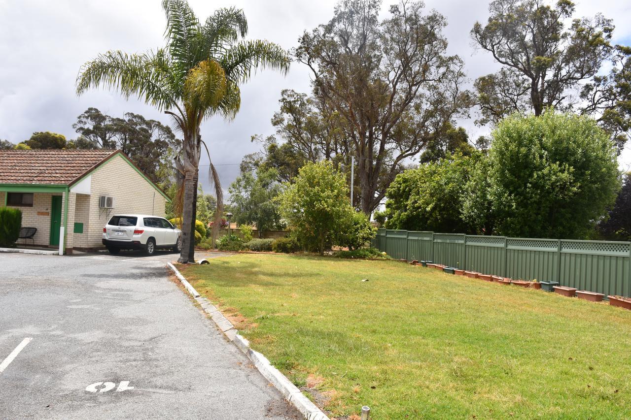 Mount Barker Valley Views Motel & Chalets, Western Australia Exteriör bild